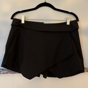 Aritzia Talula Berklee Skort